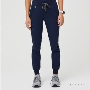 FIGS Zamora Joggers in Navy